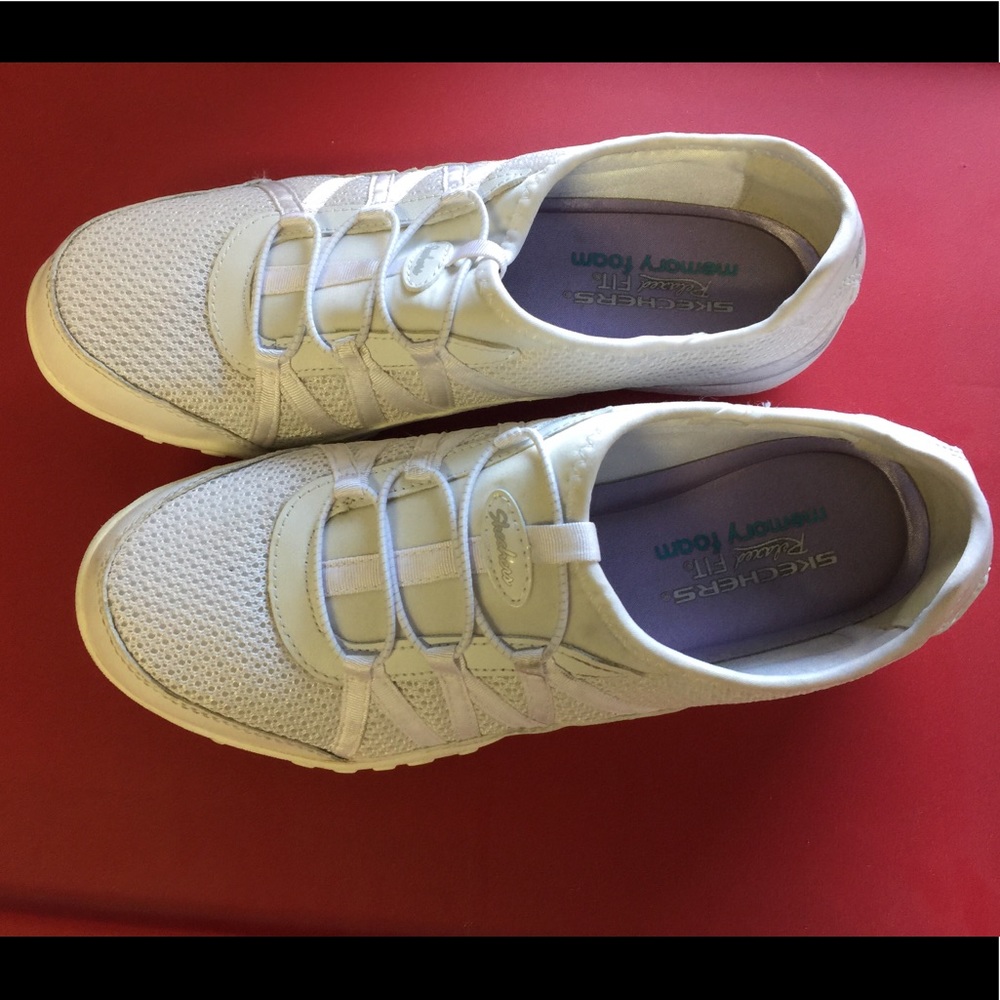 Skechers